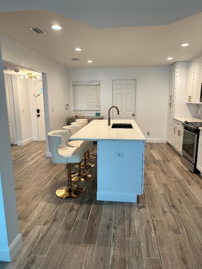 Photo - 8733 Bay Pointe Dr