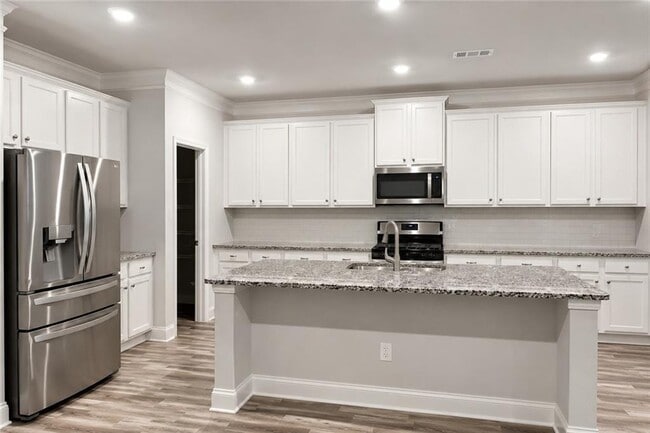 Photo - 4462 Silver Oak Dr SW