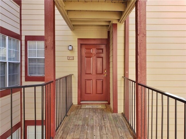 Photo - 913 Wentworth Ct Unit 913