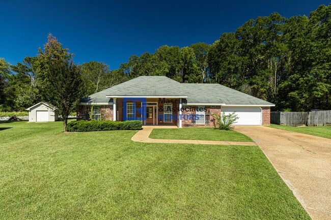 Building Photo - 3 Bed/2 Bath Home in Pearl
