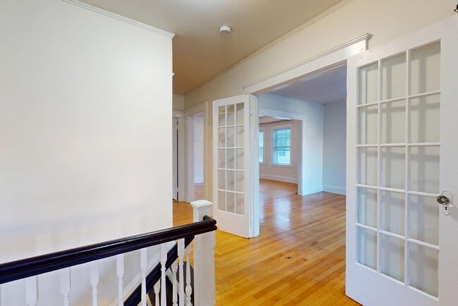 Building Photo - 12 Park St Unit 2