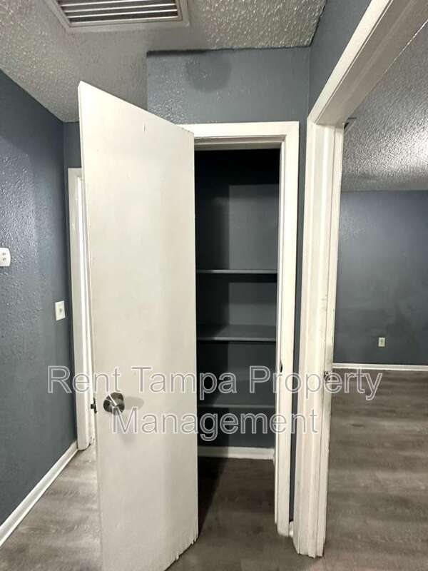 Building Photo - 8304 N Mulberry St
