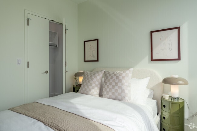 1BR, 1BA - Bedroom - The East