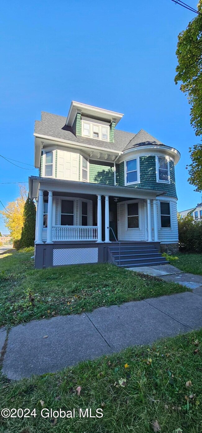 4 Watson Pl House House Rental in Utica, NY