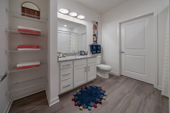 Photo - Makara Orlando