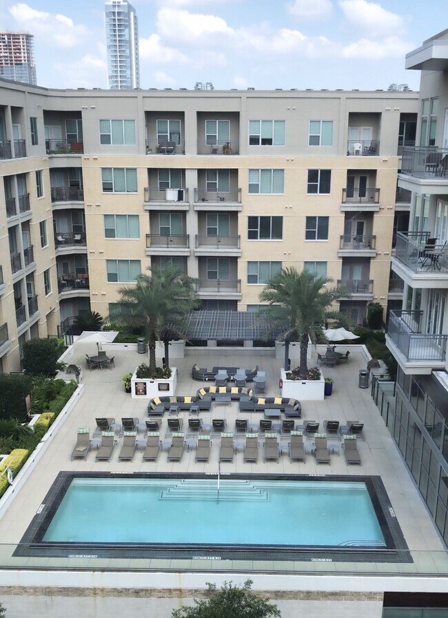 Pool - Pearl 21Eleven