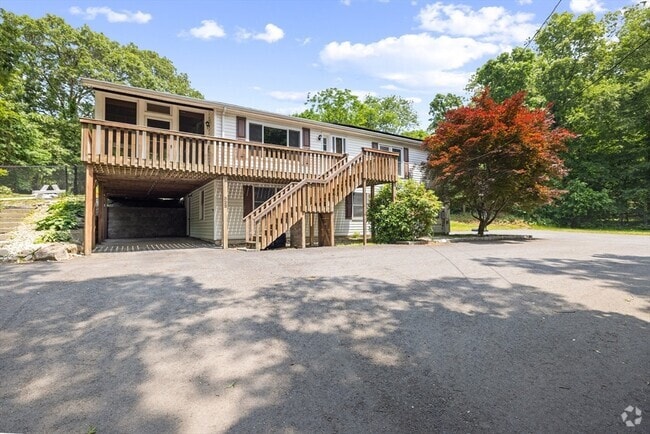 Building Photo - 322 Sibley Rd Rental