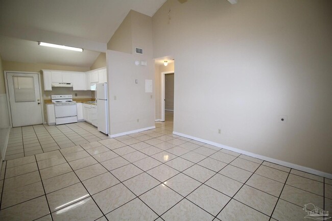 Photo - 907 N 77th Ave
