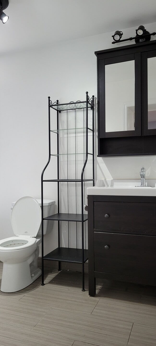 Photo - 47 Tilden Cres