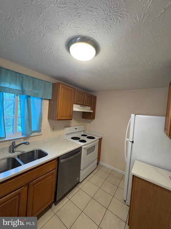 Building Photo - 11149 Captain's Walk Ct