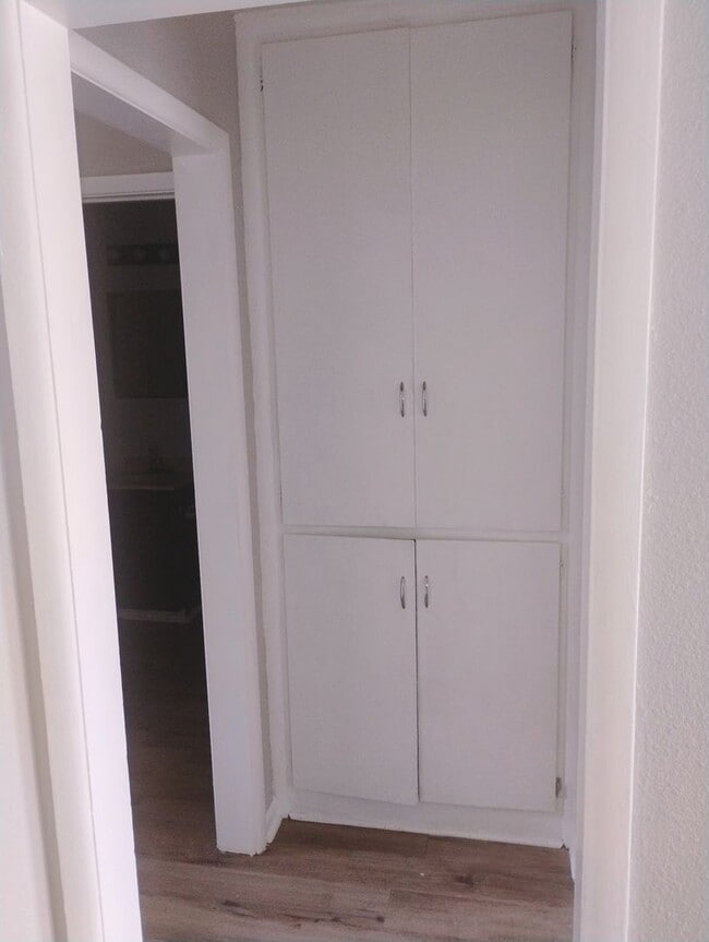 Photo - South City Hydraulic Units Unit 2947 S Hydraulic