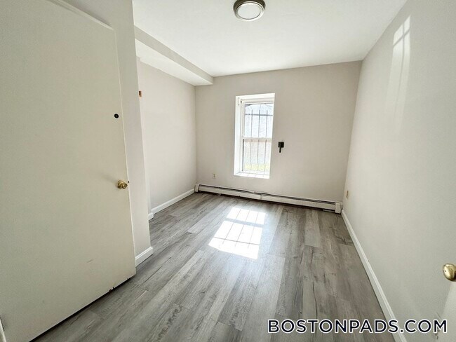 Photo - 92 Hammond St Unit 1