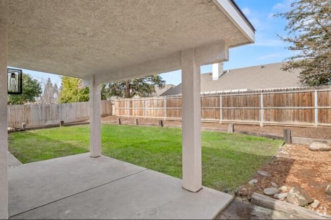 Building Photo - Spacious 3-Bedroom Home in Quiet Northwest...