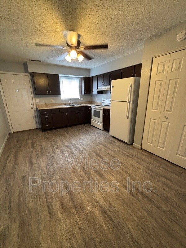 Photo - 824 E Ridgely Ave