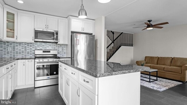 Photo - 301 Holly Hill Ct
