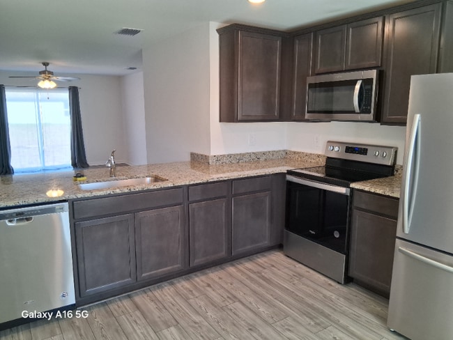 Photo - 857 Youngreen Dr