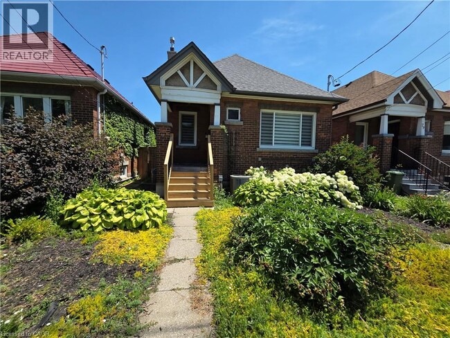 Photo - 77 Paradise Rd S