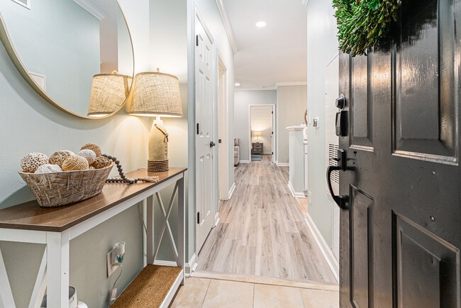 Entry foyer - 1600 Long Grove Dr Unit 115