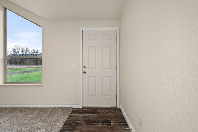 Photo - 216 Mossyrock Rd W