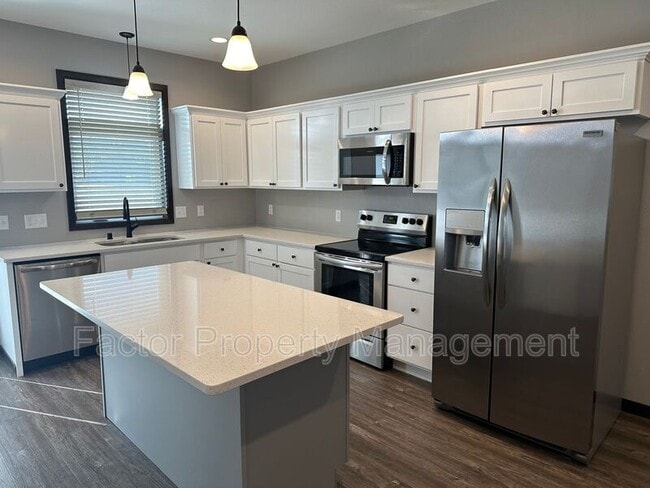 Photo - 625 Prairie Rose Trl