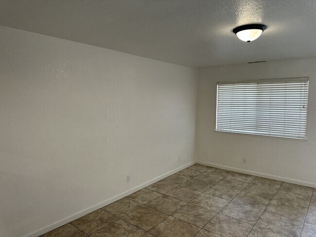 Photo - Riverbank 3 Bedroom 2 Bath Fourplex with G...