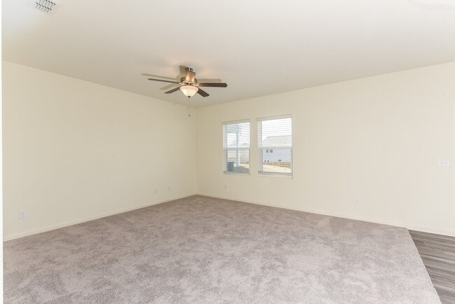 Photo - 332 Knightsbridge Ln