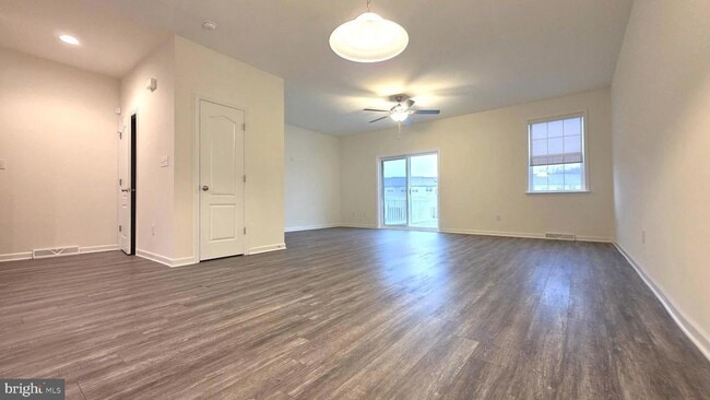 Photo - 115 Lexington Pl