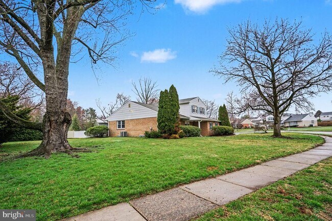 Photo - 2903 Henley Rd