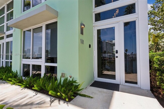 Photo - 101 N Shore Dr