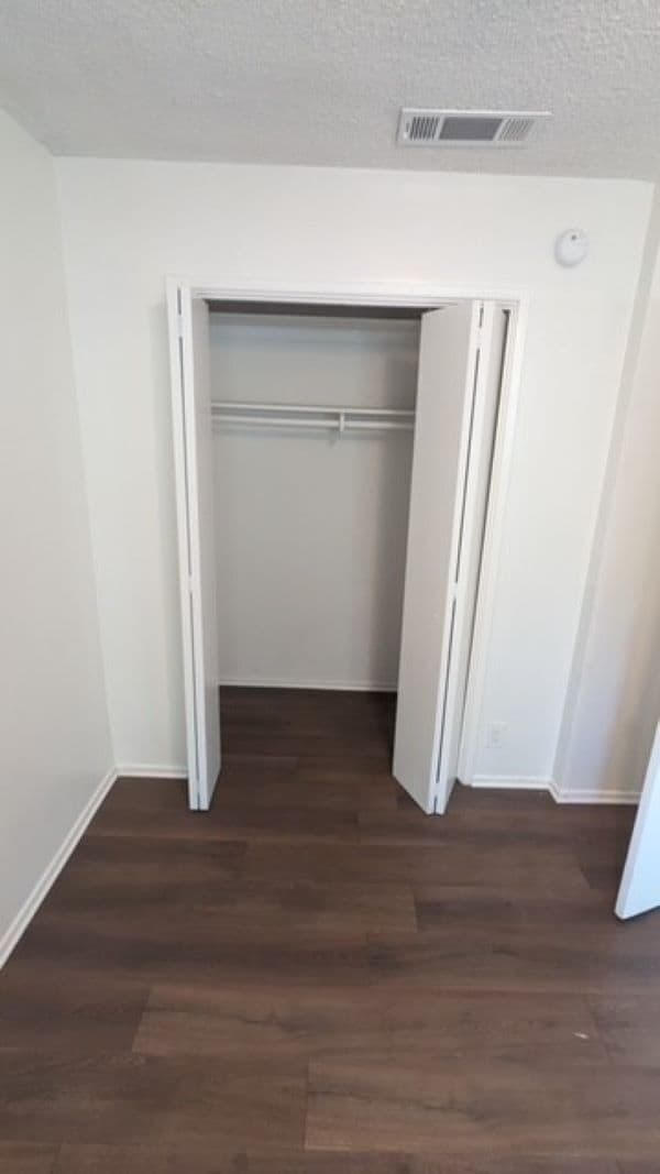 Photo - 10420 Commerce Ave Unidad 2