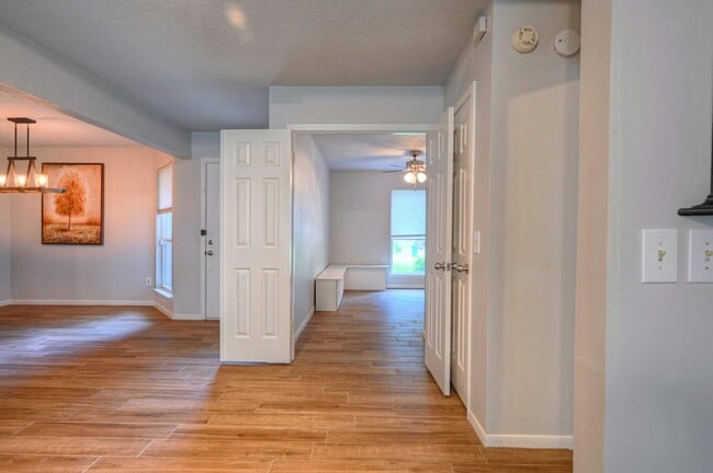 Photo - 15 White Bark Pl