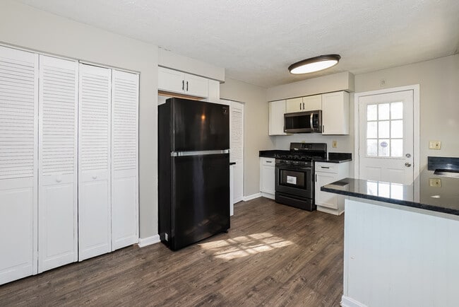 Photo - 26900 Zeman Ave