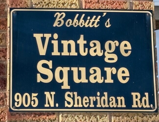 Photo - 905 N Sheridan Rd Unit F