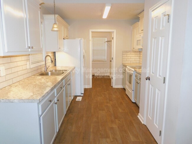 Photo - 2988 Butterwood Dr