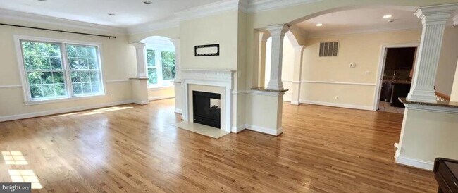 Building Photo - 1310 Forestwood Dr