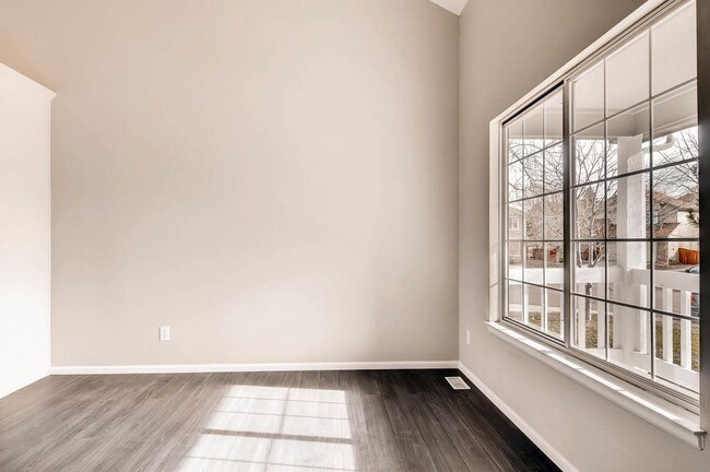 Photo - 787 Poppywood Pl