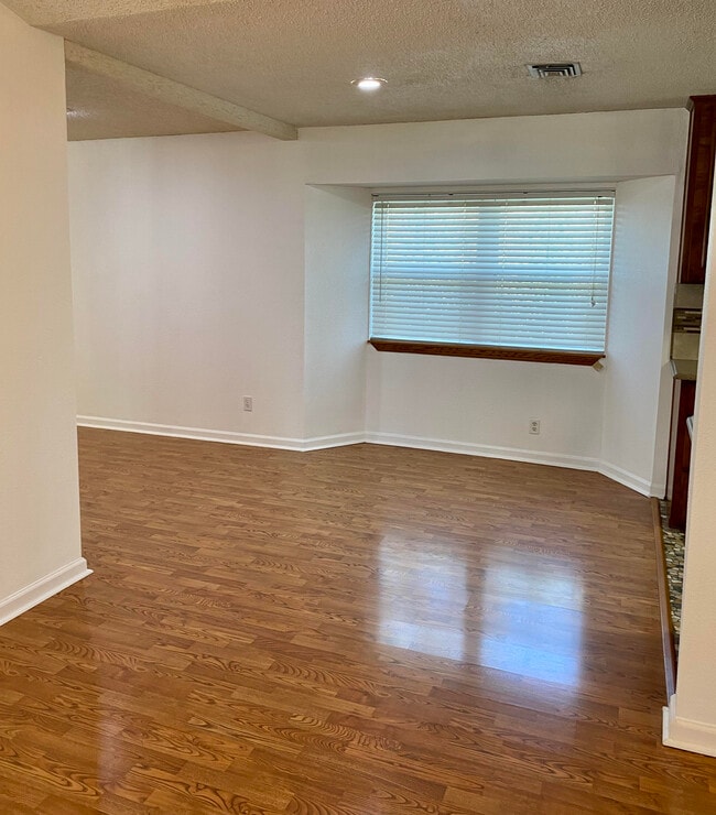 Photo - 1809 Portland Dr