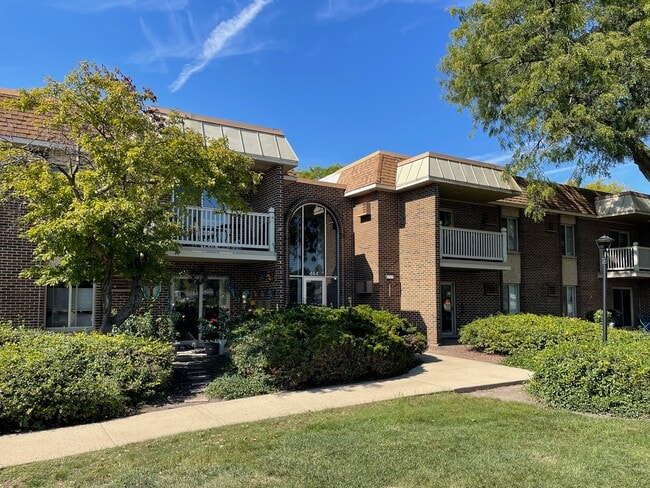 Building Photo - 444 N Wilke Rd Rental