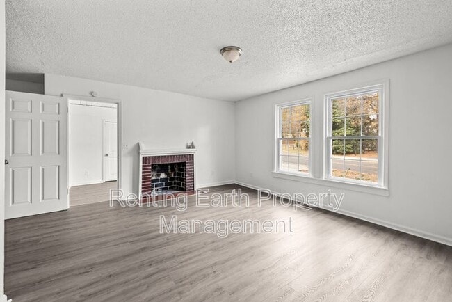 Photo - 741 9th Ave W