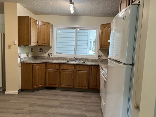 Photo - 5003 Brisebois Dr NW