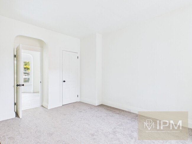 Photo - 633 W Princess St Unit 2nd Floor