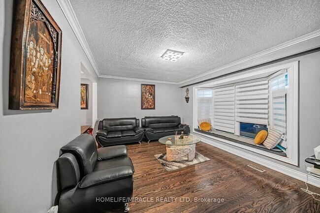 Photo - 105 Silurian Rd