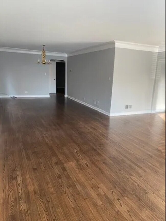 Photo - 2854 W Farragut Ave Unit 1st Floor