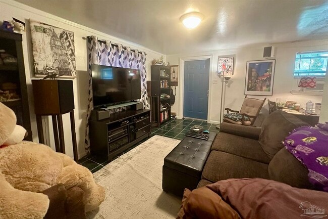 Photo - 6774 Harvell St