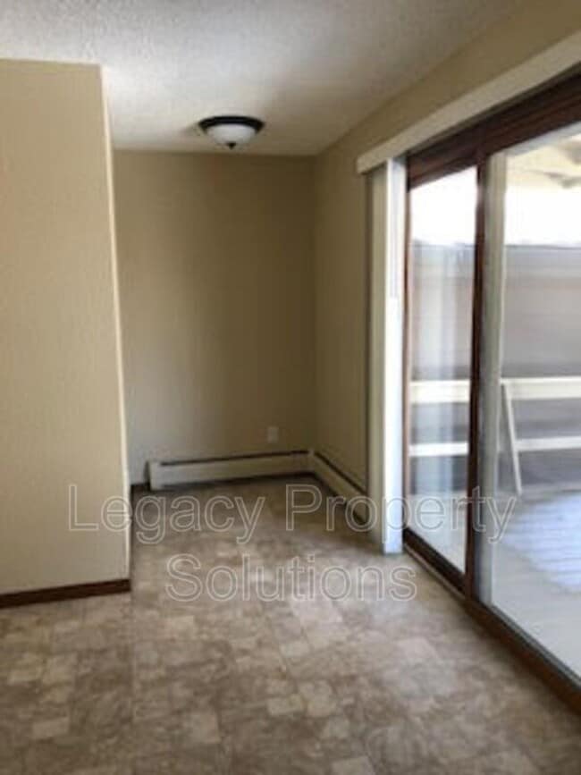 Photo - Modern Twin home in North Bismarck – Conve...