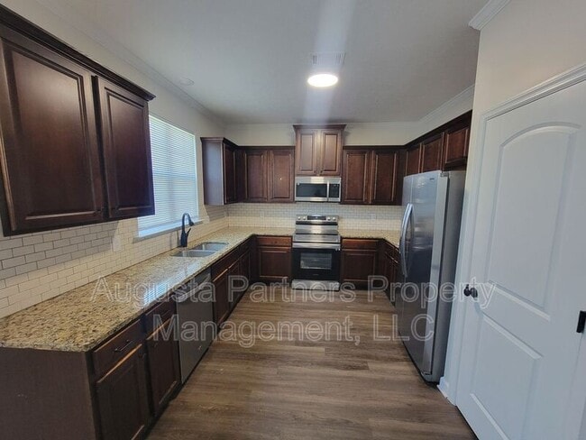 Photo - 6026 Clifford St