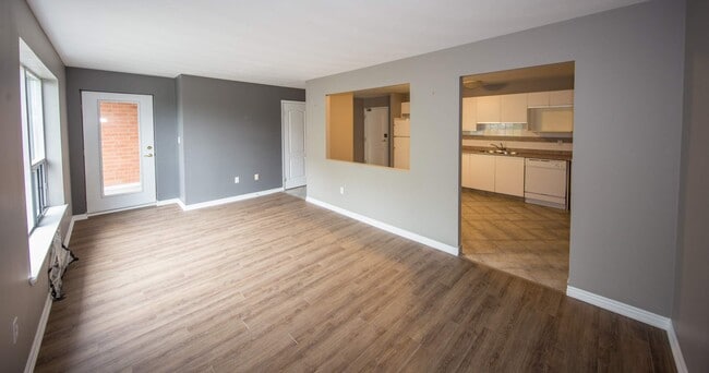 Photo - Lakeshore Apartments