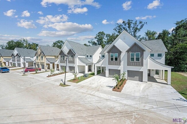 Building Photo - 3 Bedroom Property Near LSU - Great Location