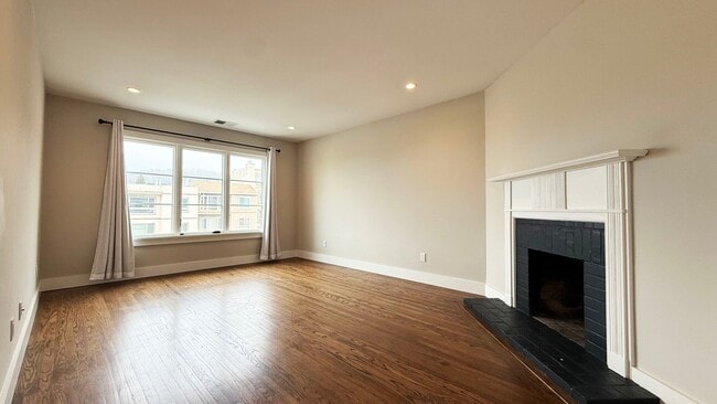 Building Photo - 1435-1437 19th Avenue Unit 1437 19th Ave Rental