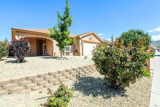 Building Photo - 479 San Simon Dr